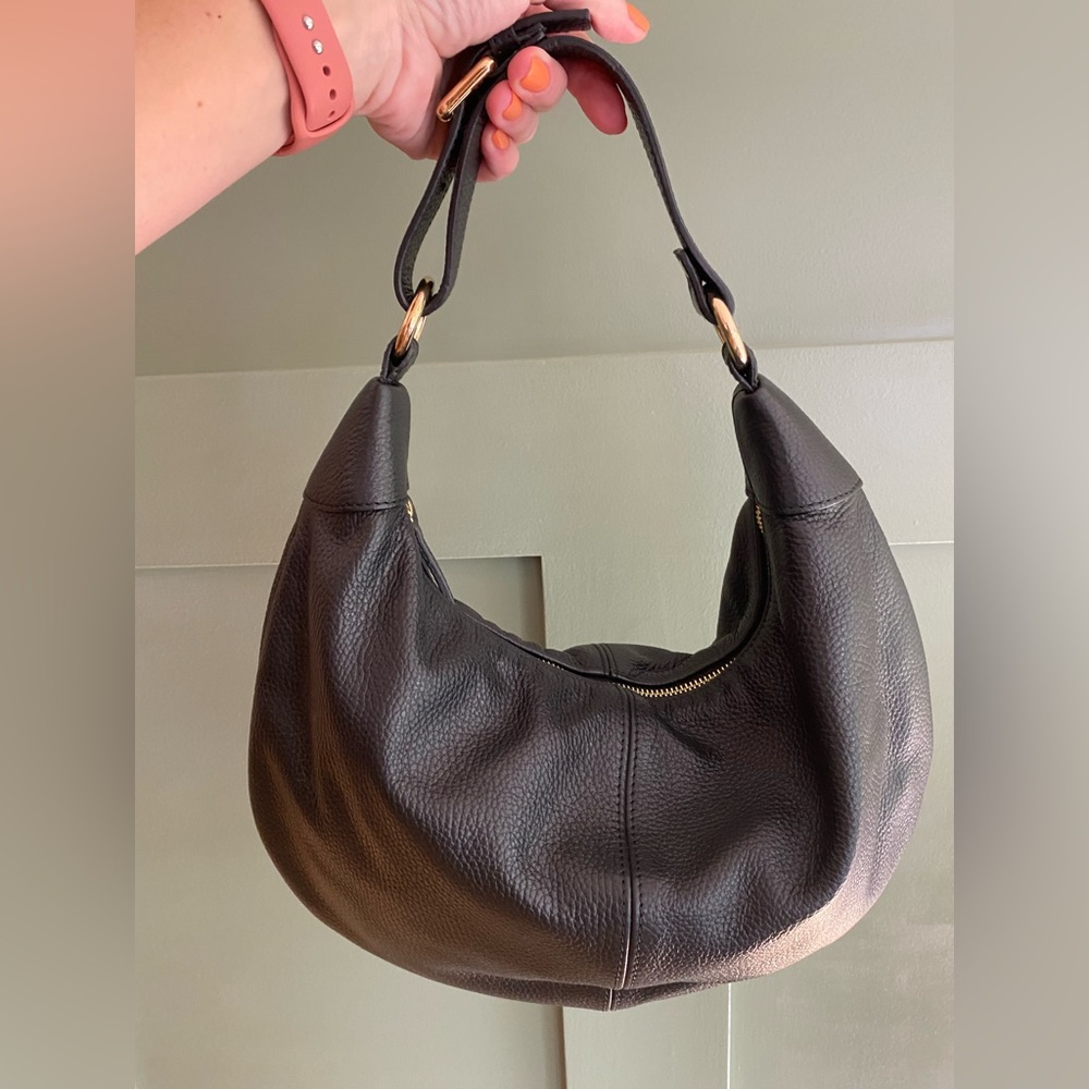 Quince Italian Leather Shoulder Bag black